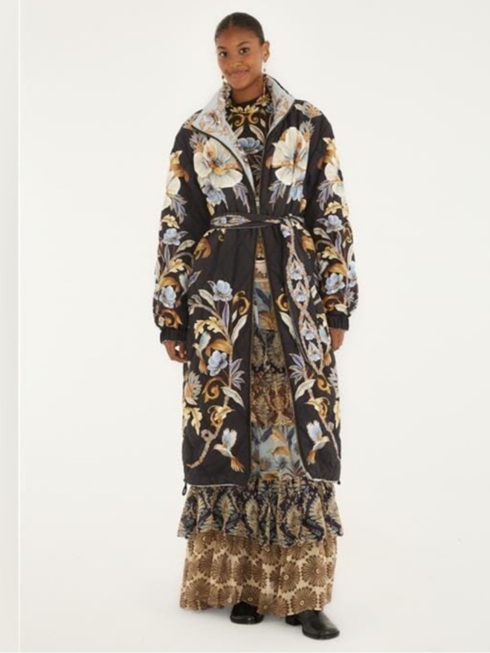 Black Flowerful Snake Garden Reversible Maxi Puffer
Jacket by Farm Rio DT - Picture 9 of 12